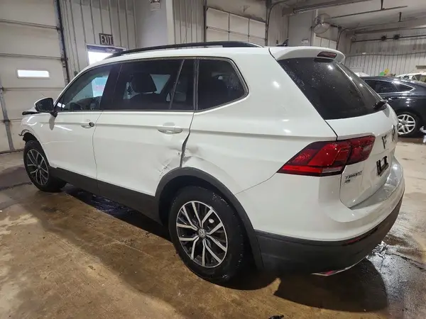 3VV2B7AX0KM072227 2019 VOLKSWAGEN TIGUAN - Image 2