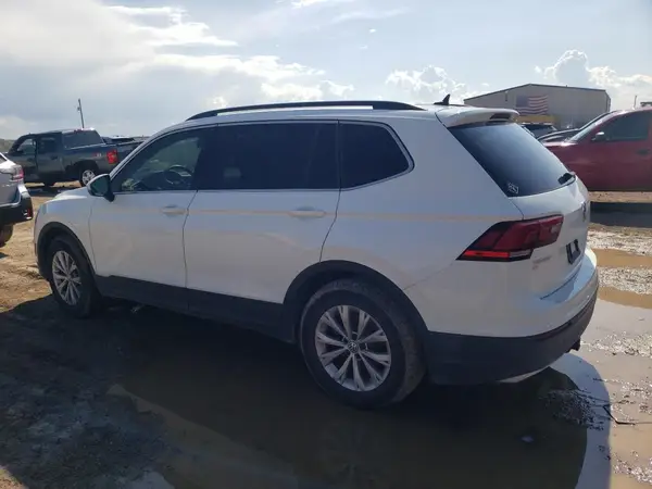 3VV2B7AX0KM081218 2019 VOLKSWAGEN TIGUAN - Image 2