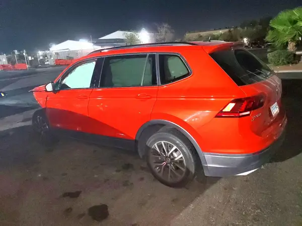 3VV2B7AX0KM126805 2019 VOLKSWAGEN TIGUAN - Image 2