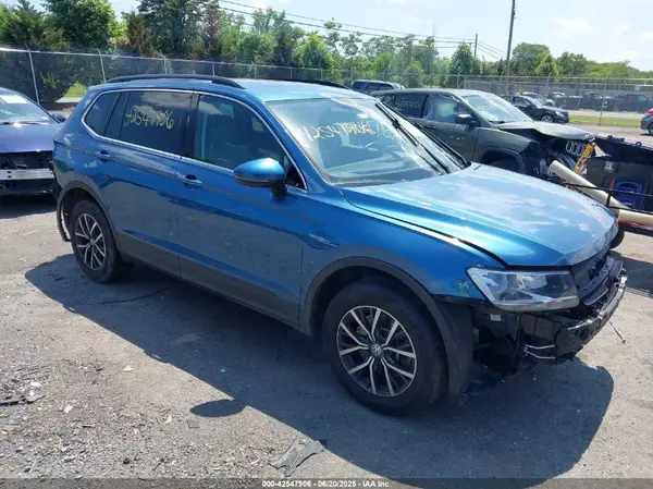 3VV2B7AX0KM130918 2019 VOLKSWAGEN TIGUAN - Image 1