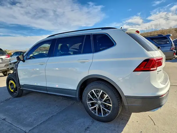 3VV2B7AX0KM184221 2019 VOLKSWAGEN TIGUAN - Image 2