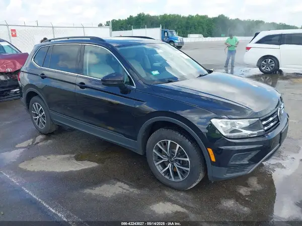 3VV2B7AX0KM189726 2019 VOLKSWAGEN TIGUAN - Image 1
