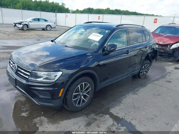 3VV2B7AX0KM189726 2019 VOLKSWAGEN TIGUAN - Image 2
