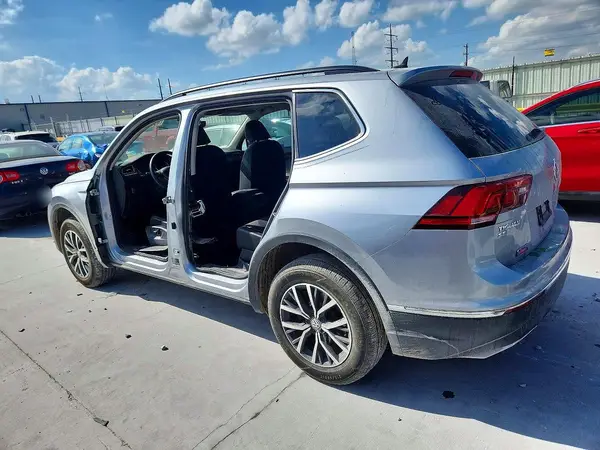 3VV2B7AX0LM005449 2020 VOLKSWAGEN TIGUAN - Image 2