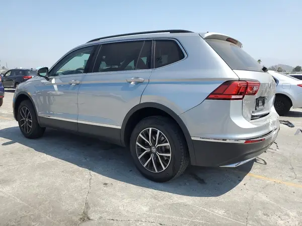 3VV2B7AX0LM025734 2020 VOLKSWAGEN TIGUAN - Image 2