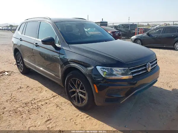 3VV2B7AX0LM028617 2020 VOLKSWAGEN TIGUAN - Image 1