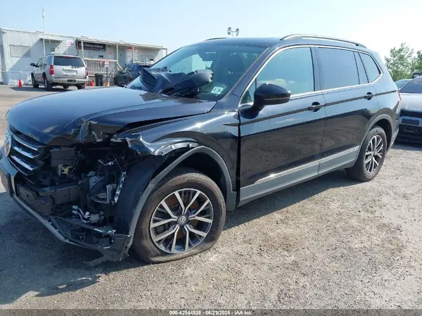 3VV2B7AX0LM034093 2020 VOLKSWAGEN TIGUAN - Image 2
