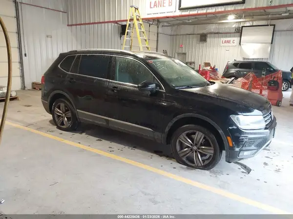 3VV2B7AX0LM040525 2020 VOLKSWAGEN TIGUAN - Image 1