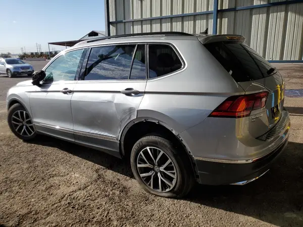 3VV2B7AX0LM063528 2020 VOLKSWAGEN TIGUAN - Image 2
