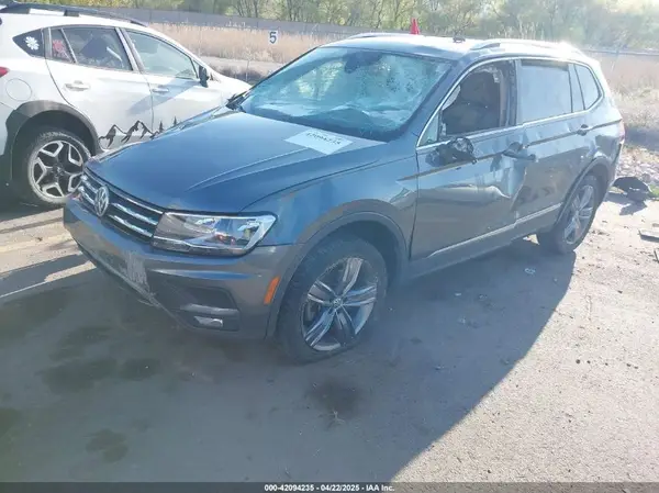 3VV2B7AX0LM076182 2020 VOLKSWAGEN TIGUAN - Image 2
