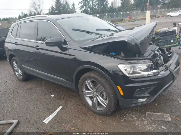3VV2B7AX0LM106281 2020 VOLKSWAGEN TIGUAN - Image 1