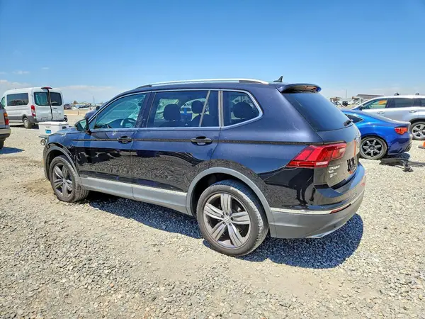 3VV2B7AX0LM123646 2020 VOLKSWAGEN TIGUAN - Image 2