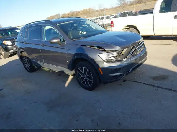 3VV2B7AX0LM137482 2020 VOLKSWAGEN TIGUAN - Image 1