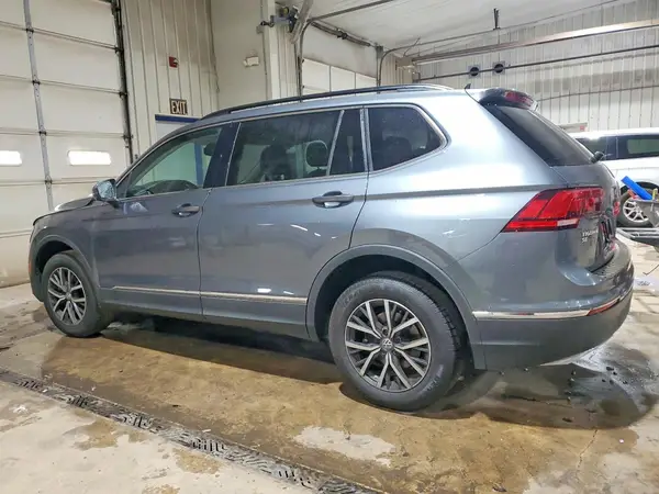 3VV2B7AX0LM168568 2020 VOLKSWAGEN TIGUAN - Image 2