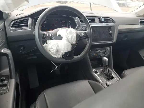 3VV2B7AX0MM001905 2021 VOLKSWAGEN TIGUAN - Image 8