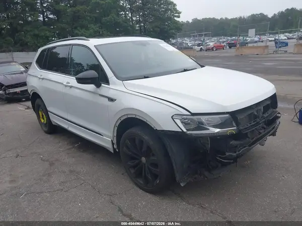 3VV2B7AX0MM024715 2021 VOLKSWAGEN TIGUAN - Image 1