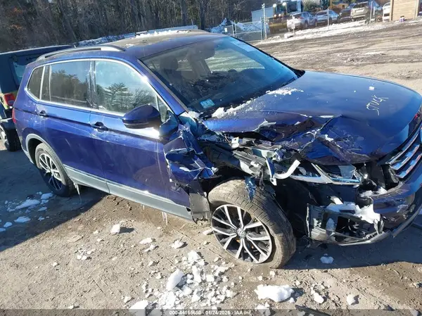 3VV2B7AX0MM025590 2021 VOLKSWAGEN TIGUAN - Image 1