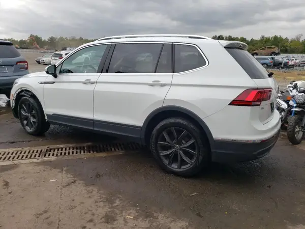 3VV2B7AX0NM038924 2022 VOLKSWAGEN TIGUAN - Image 2