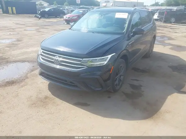 3VV2B7AX0NM142975 2022 VOLKSWAGEN TIGUAN - Image 2