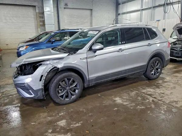 3VV2B7AX0NM152700 2022 VOLKSWAGEN TIGUAN - Image 1