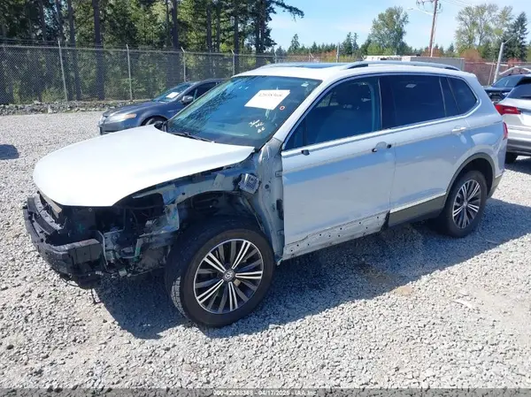 3VV2B7AX1JM009541 2018 VOLKSWAGEN TIGUAN - Image 2