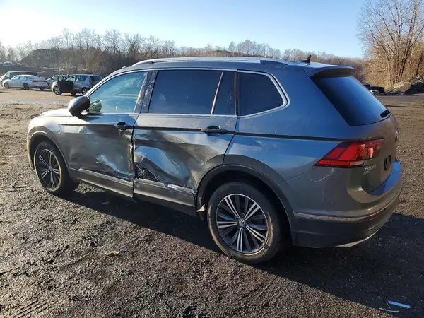 3VV2B7AX1JM030521 2018 VOLKSWAGEN TIGUAN - Image 2