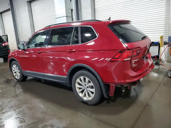 3VV2B7AX1JM031605 2018 VOLKSWAGEN TIGUAN - Image 2