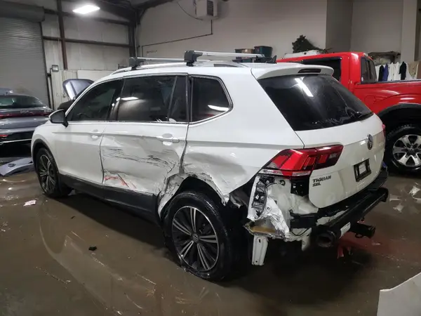 3VV2B7AX1JM052874 2018 VOLKSWAGEN TIGUAN - Image 2