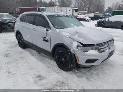 3VV2B7AX1JM052986 2018 VOLKSWAGEN TIGUAN