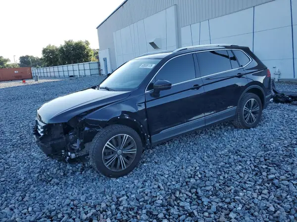 3VV2B7AX1JM066581 2018 VOLKSWAGEN TIGUAN - Image 1