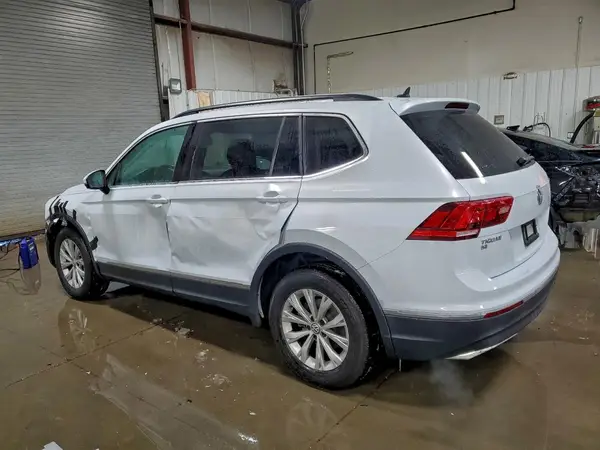3VV2B7AX1JM079444 2018 VOLKSWAGEN TIGUAN - Image 2
