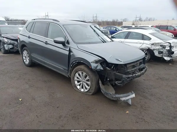 3VV2B7AX1JM094199 2018 VOLKSWAGEN TIGUAN - Image 1