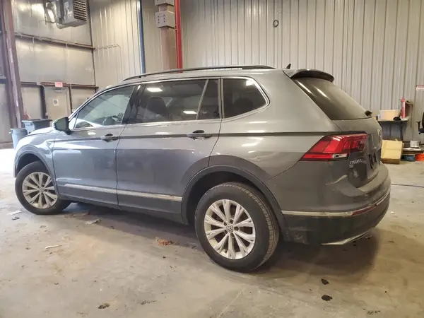 3VV2B7AX1JM097183 2018 VOLKSWAGEN TIGUAN - Image 2