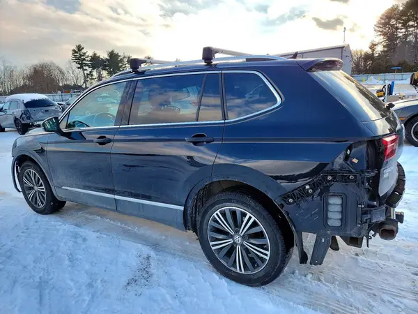 3VV2B7AX1JM110580 2018 VOLKSWAGEN TIGUAN - Image 2