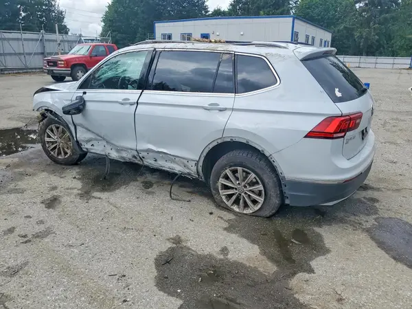 3VV2B7AX1JM115309 2018 VOLKSWAGEN TIGUAN - Image 2