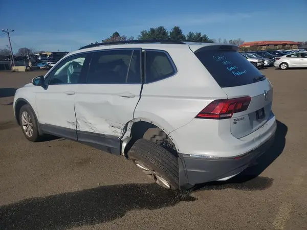 3VV2B7AX1JM118422 2018 VOLKSWAGEN TIGUAN - Image 2