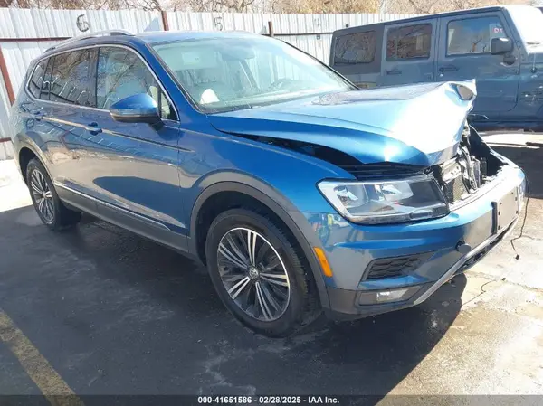 3VV2B7AX1JM120669 2018 VOLKSWAGEN TIGUAN - Image 1