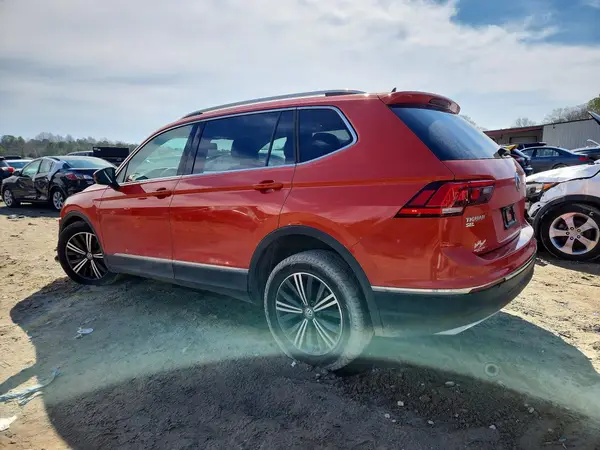3VV2B7AX1JM133826 2018 VOLKSWAGEN TIGUAN - Image 2