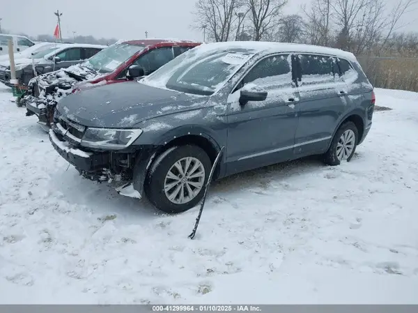3VV2B7AX1JM142848 2018 VOLKSWAGEN TIGUAN - Image 2