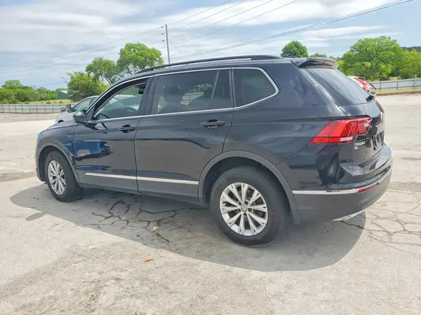 3VV2B7AX1JM155146 2018 VOLKSWAGEN TIGUAN - Image 2