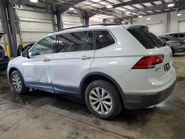 3VV2B7AX1JM162551 2018 VOLKSWAGEN TIGUAN - Image 2