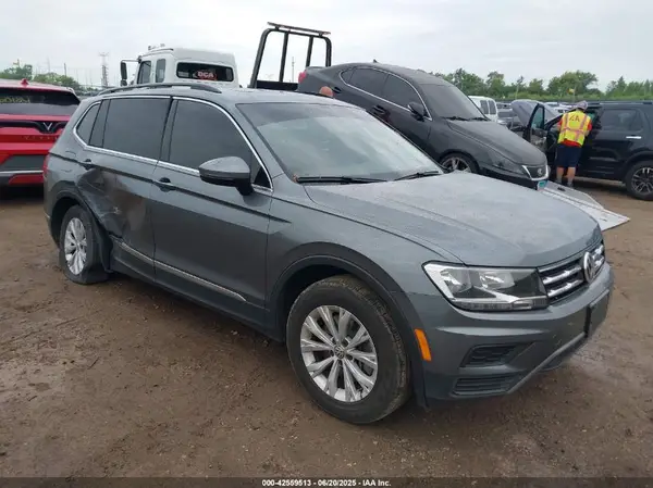 3VV2B7AX1JM166258 2018 VOLKSWAGEN TIGUAN - Image 1