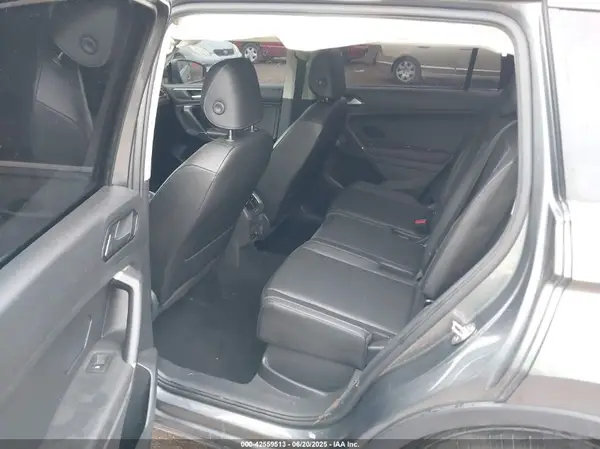 3VV2B7AX1JM166258 2018 VOLKSWAGEN TIGUAN - Image 8