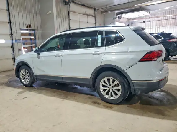 3VV2B7AX1JM178880 2018 VOLKSWAGEN TIGUAN - Image 2