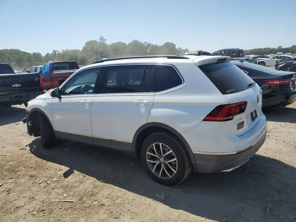 3VV2B7AX1JM189698 2018 VOLKSWAGEN TIGUAN - Image 2