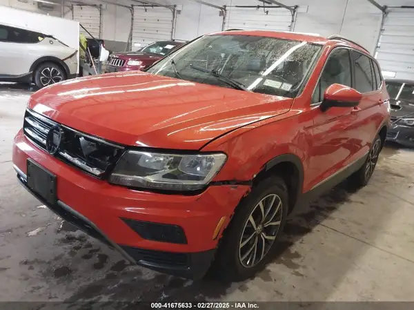 3VV2B7AX1JM190155 2018 VOLKSWAGEN TIGUAN - Image 2