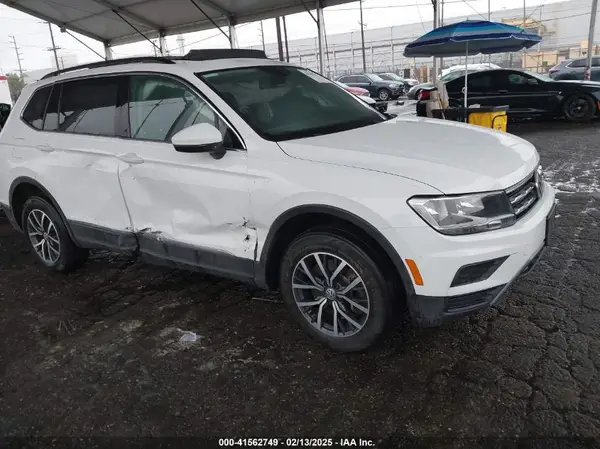 3VV2B7AX1JM198109 2018 VOLKSWAGEN TIGUAN - Image 1