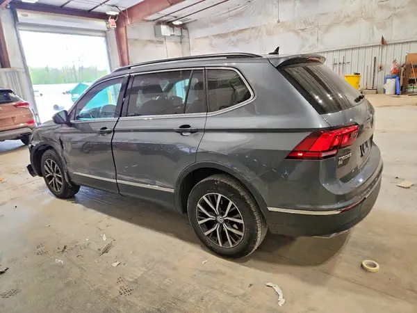 3VV2B7AX1JM219685 2018 VOLKSWAGEN TIGUAN - Image 2