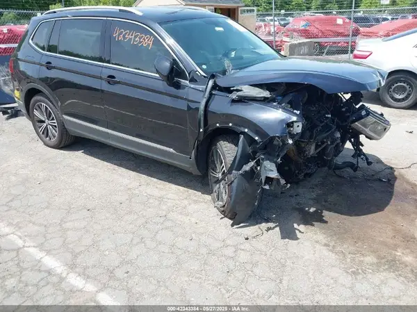 3VV2B7AX1KM083608 2019 VOLKSWAGEN TIGUAN - Image 1