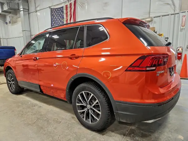 3VV2B7AX1KM118163 2019 VOLKSWAGEN TIGUAN - Image 2